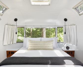 أوتوكامب كاتسكيلز - ساوجرتيس - غرفة نوم