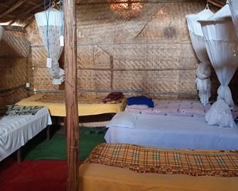 Rambo Homestay and Restaurant Hampi - Hampi - Bedroom
