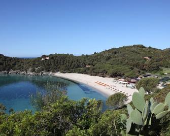 Hotel Lo Scirocco - Campo nell'Elba - Byggnad