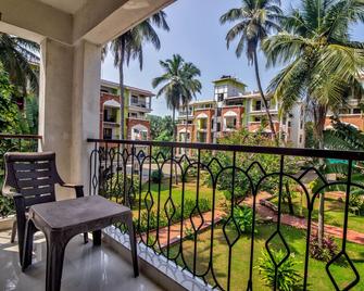 Amazing Pool View 2bhk Apartment Candolim Goa - Panaji - Balcony