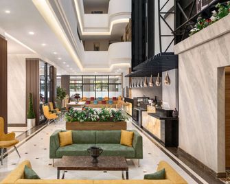 Ramada Encore By Wyndham Istanbul Basin Express - Istanbul - Lounge