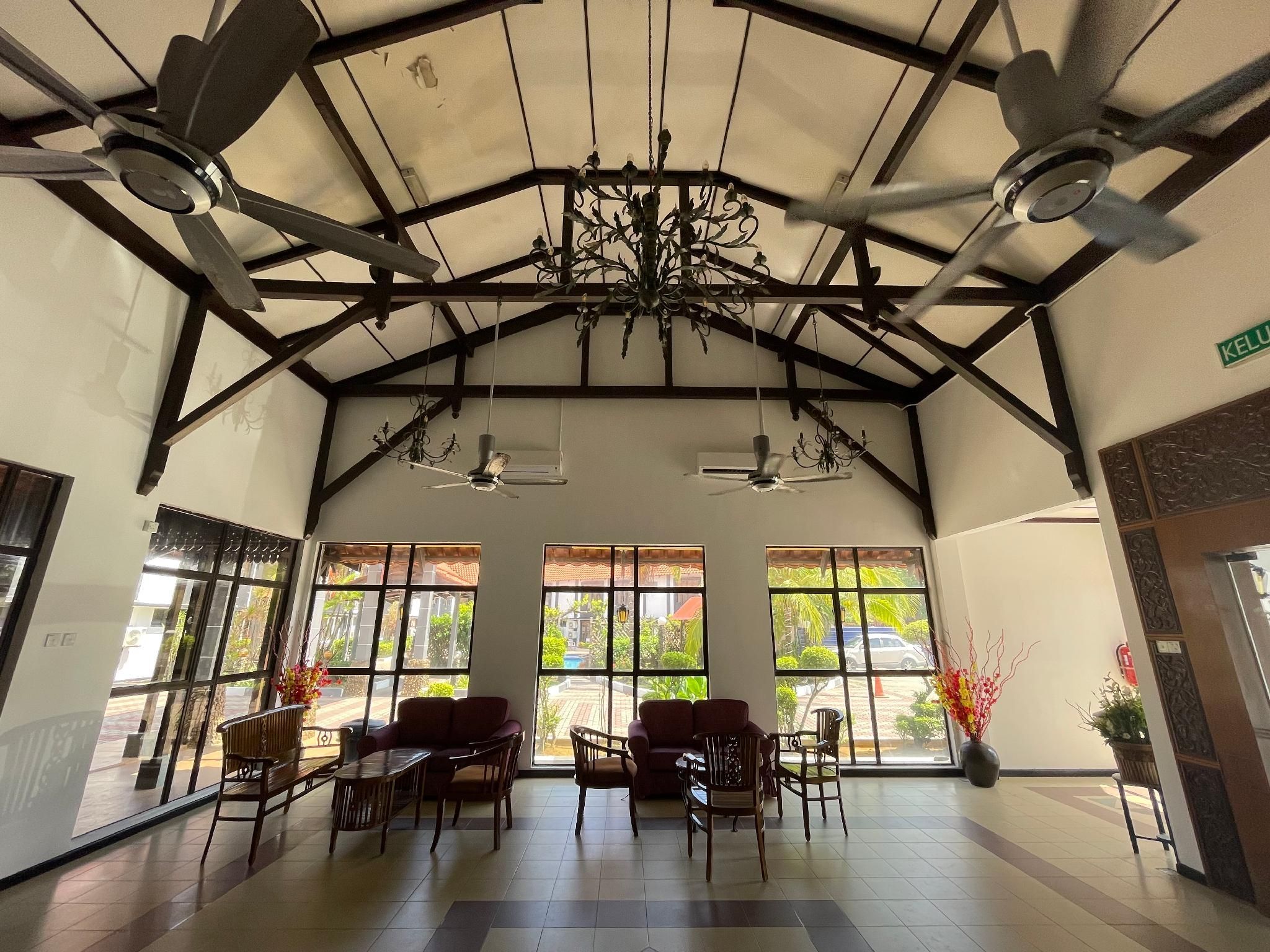 Dsh Batu Burok Beach Resort