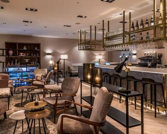 ساندتون آيندهوفين سنتري - إيندهوفين - بار