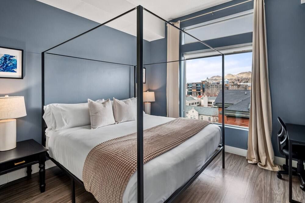 Luxury Apt - Penthouse - King Bed Gym Pkg Pool New - סולט לייק סיטי - חדר שינה