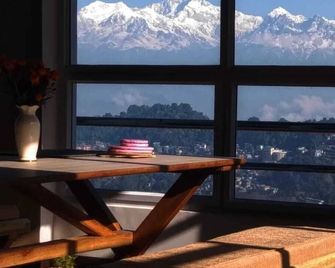 Broadview Homestay - Darjeeling - Balcón