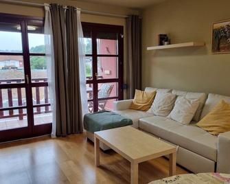 13A01 Apartamento con garaje y terraza - Sebreño - Sala de estar
