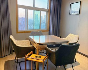 Suizhou Gelin Haowei Qianyun Business Hotel - Suizhou - Dining room