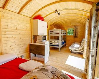 Camping de Tournus - Drole de Cabane - Tournus - Bedroom