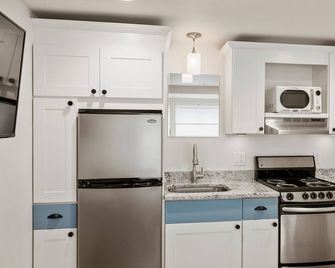Sage Suite at The Hygge House - Newburyport - Keuken