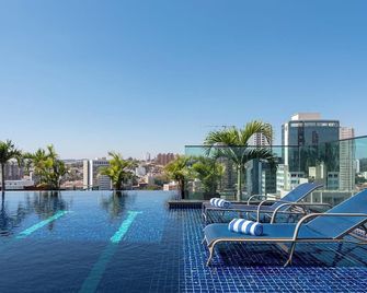 آي آم ديزاين هوتل كامبيناس باي هوتلاريا براسيل - كامبيناس - حوض السباحة