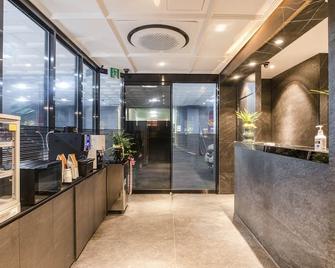 Seongnam Moran Chocolate Hotel - Seongnam - Front desk