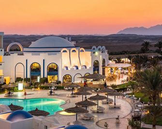 Coral Sun Beach - Safaga - Bazén