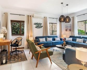 Apartamento Monte Dourado - Praia do Carvoeiro - Вітальня