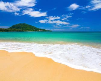 Check In - Sakhu - Beach
