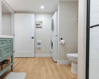 Modern Two-Level Suite in Truro - Truro
