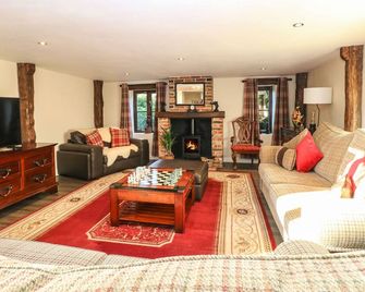 The Barn - Watton - Living room