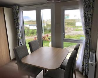 Lækjarkot Rooms and Cottages with Kitchen - Borgarnes - Sala pranzo