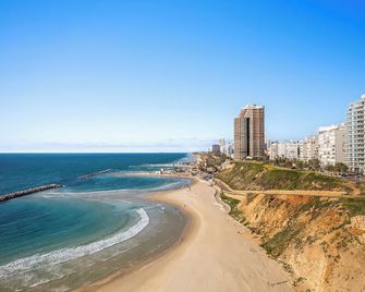 Netanya Beach Pool Studio by Sea N' Rent - Natanya - Spiaggia