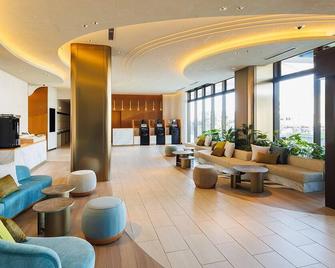 Jr-East Hotel Mets Premier Makuharitoyosuna - Tokyo - Lobby