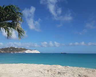 Villas on Great Bay Beachfront Villa Foxie - Philipsburg - Strand