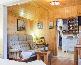 Woodcarver's Cottage - Telford - Oturma odası