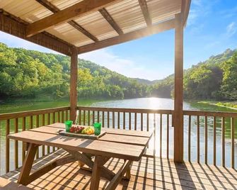 Pool, Trails & Pond, Shuffleboard, Games! Close To Sdc, Shows, Shopping - Reeds Spring - Balcony
