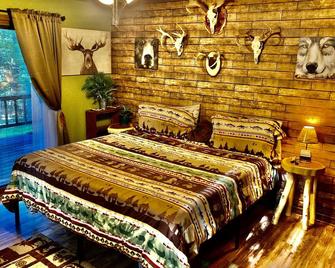 Bertucci's Country House - Hardy