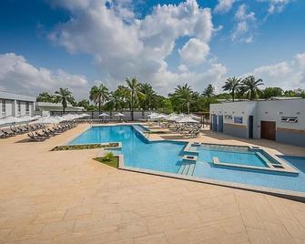 Aa Entertainment Hotel Abeokuta - Abeokuta - Piscina