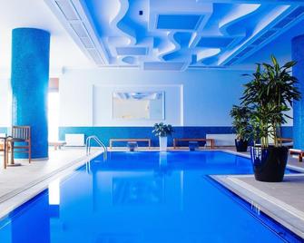 Grozny City Hotel - Grozni - Piscina