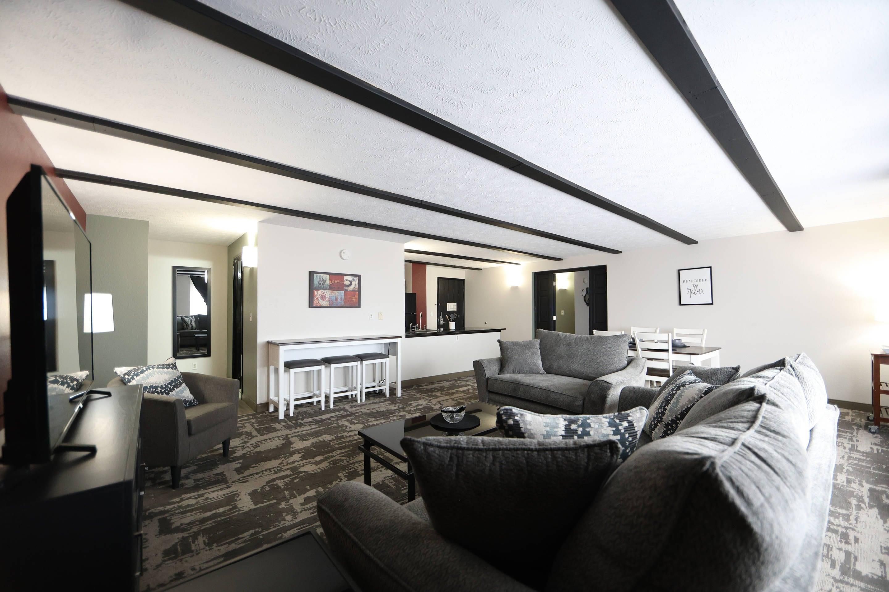 Quality Inn & Suites Mattoon South - Mattoon - Bedroom