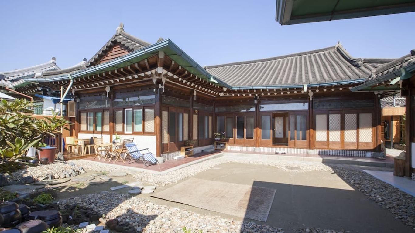더 한옥
