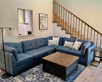 New home large yard and garage! - Lake Dallas - Sala de estar