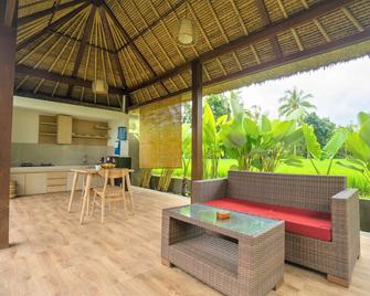 Three Gold Luxury Private Villas - Ubud - Patio