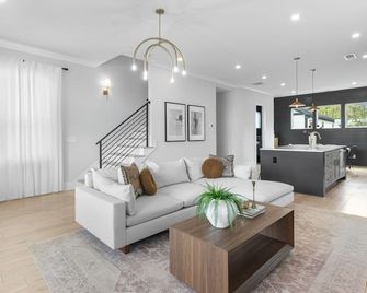 The Blackstone Manor - Atlanta - Living room