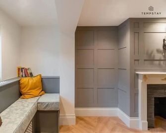 Stylish Home With Free Parking - 10 Mins To Legoland! - Windsor