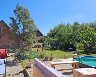 4-bedroom country house sleeps 15+ . - Ballon-Saint Mars - Innenhof