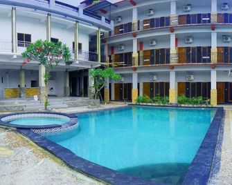 Jaya Phita Guest House - Kupang - Bazén