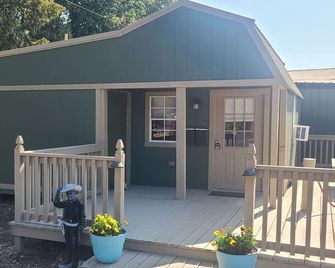 Cozy and Quiet Tiny Home - Atoka