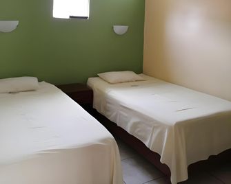 Hostal Boulevard - Nazca - Soverom