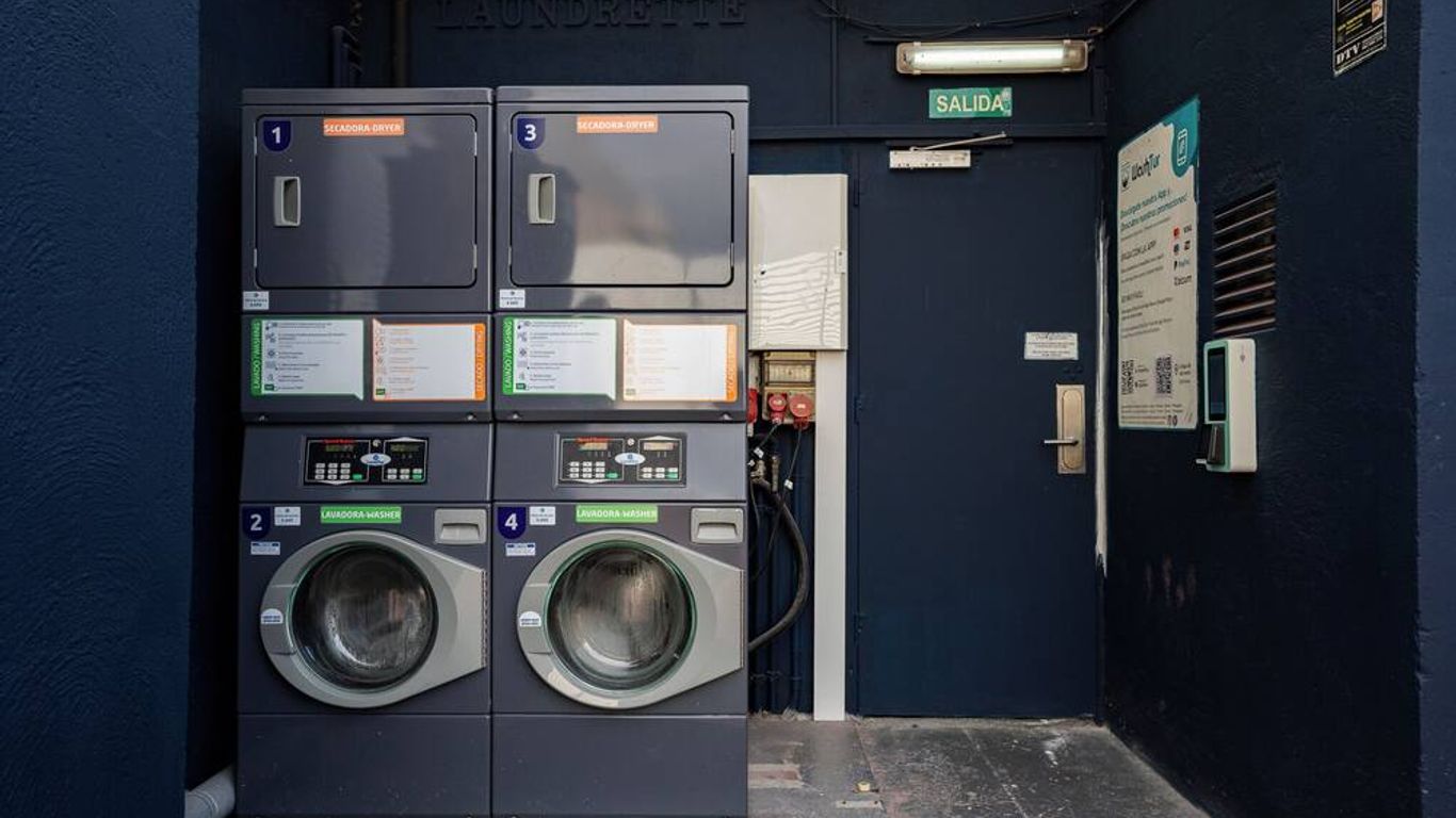 아이디얼 유스 호스텔