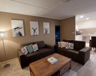 2 bedroom pet friendly cottage right next to the lake - Barmera - Sala de estar