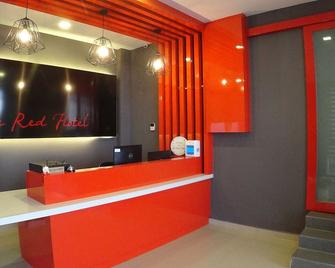 The Red Hotel - Jenjarom - Front desk