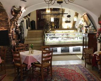 Burg-Hotel & Hostel Cochem - Cochem - מסעדה