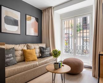 Limehome Madrid Calle de la Madera - Digital Access - Madrid - Sala de estar
