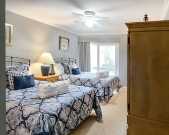 1264 Harbour Town Club at The Sea Pines Resort - Hilton Head Island - Bedroom