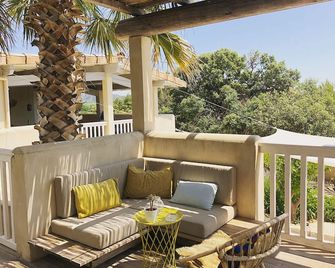 Vacation in a Villa with indoor pool and sauna, - Castillon-du-Gard - Balcony