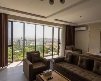 Firdavsi Hotel - Duschanbe - Wohnzimmer