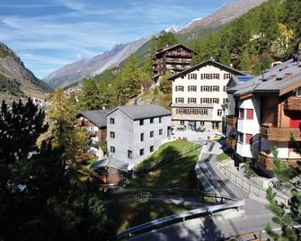 Youth Hostel Zermatt - צרמאט - בניין