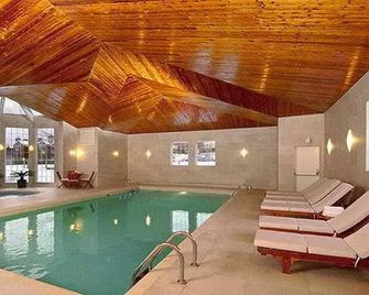 Manoir Saint Sauveur - Saint-Sauveur - Zwembad