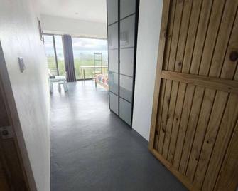 Maui Bay Home Stay Villa - Korolevu - Hallway